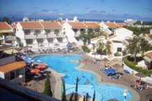 One bedroom apartment with sea view in a popular complex in the south of Tenerife