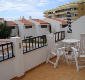 Apartment with double terrace and pool views in the South Tenerife